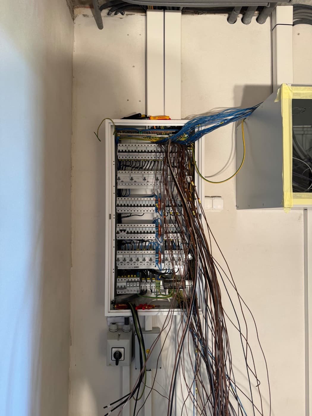 Odorín: spoľahlivý elektrikár pre domy aj byty